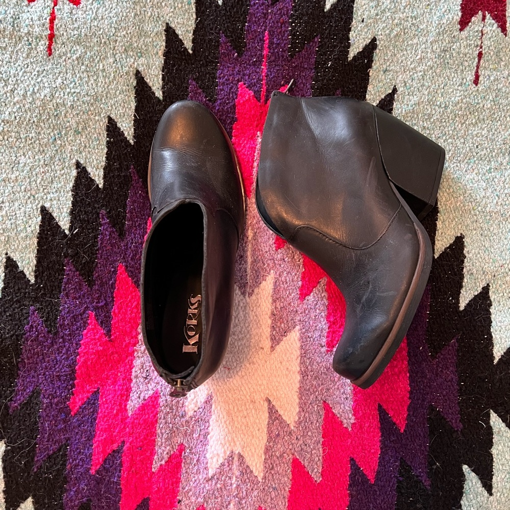 KORKS Chunky Heel Booty